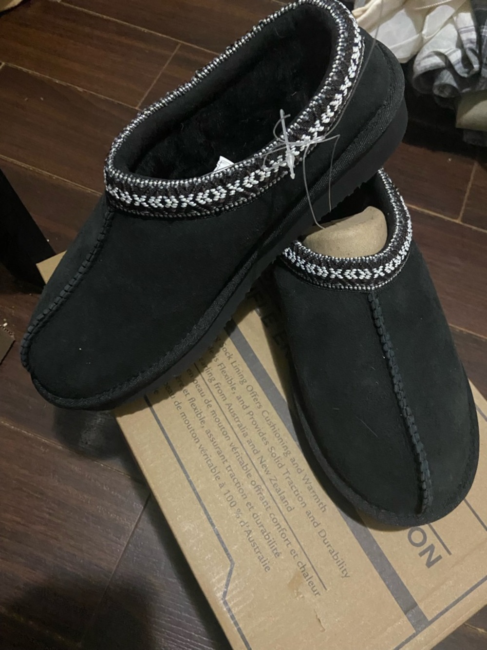 Kirkland unisex Shearling Slipper Men’s 7 Women’s 8